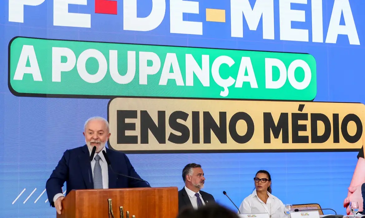 Pé-de-Meia: MEC iniciará os pagamentos do programa em 26 de março